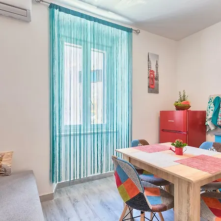 Amfiteatar Moris Пула